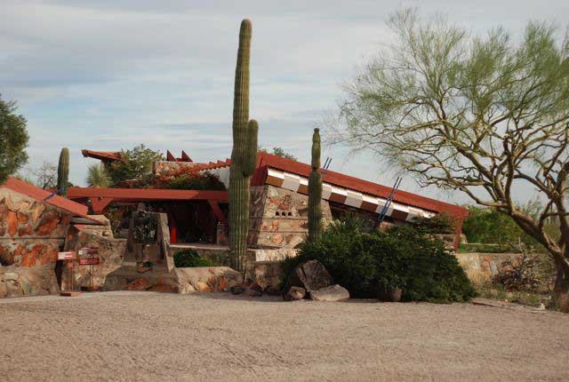 Linger-At-Taliesin-West-Sandy-Joe-Karpetz-
