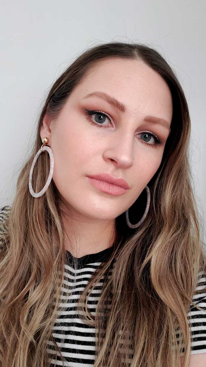 Full-Face-of-Honest-Beauty-Sandy-Joe-Karpetz-