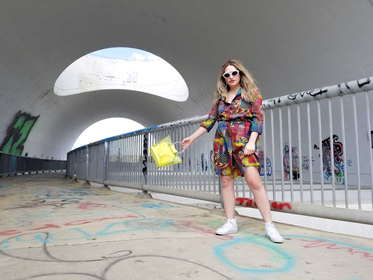 how to wear neon
