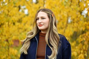 How to wear orange and navy - Sandy Joe Karpetz